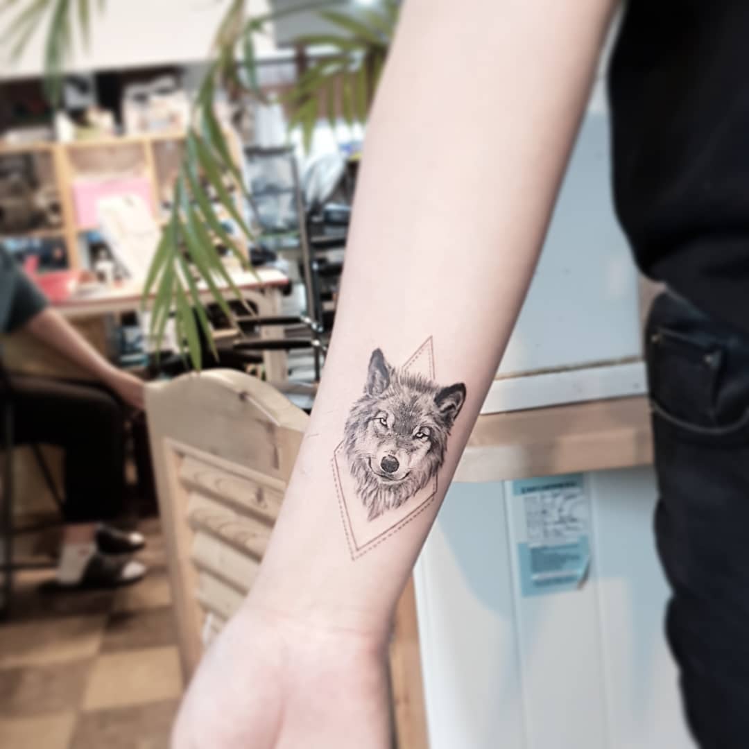 20 Wolf Tattoos That Ll Make You The Talk Of The Town Popxo