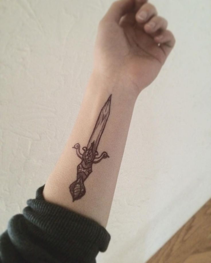 40 Flaunt Your Sense Of Sophistication With These Sword Tattoo Ideas