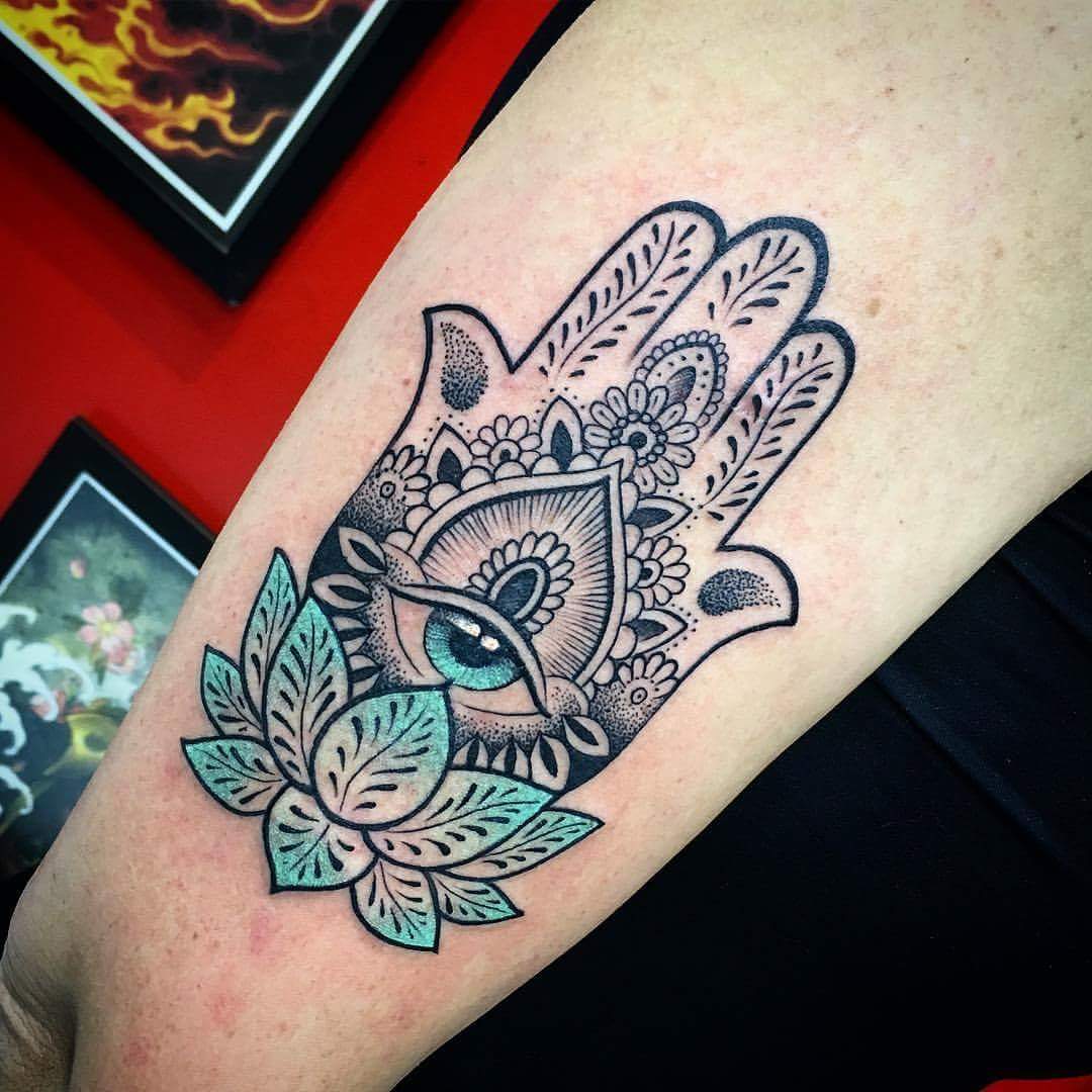 80 Best Hamsa Tattoo Designs Amp Meanings Symbol Of Protection 2019