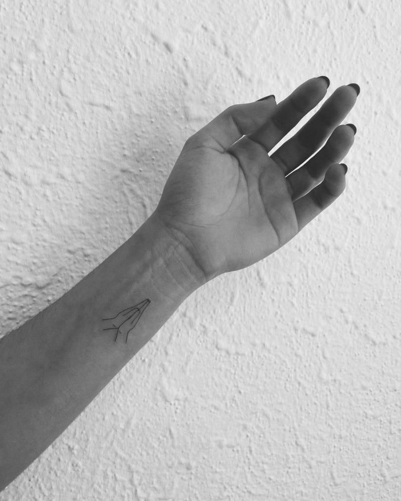 Aggregate 69 Praying Hands Tattoo Small In Cdgdbentre