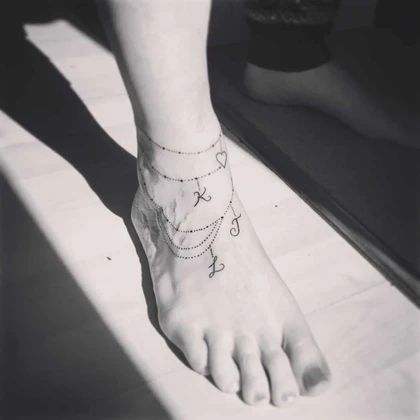 Ankle Bracelet Tattoos To Make Your Legs Look Graceful