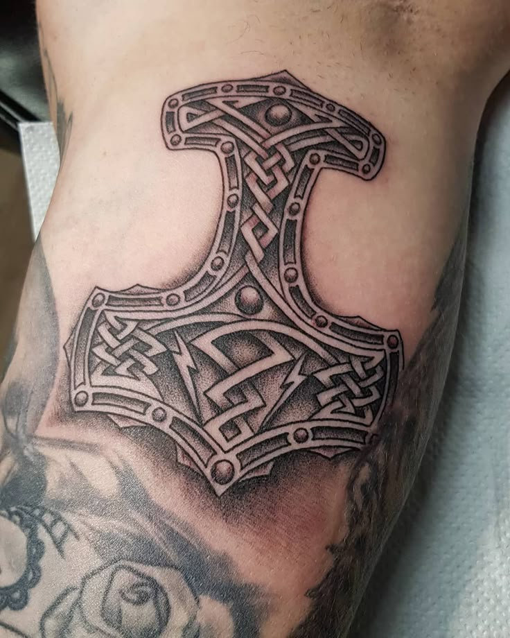 Design Hammer Thor Mjolnir Tattoo