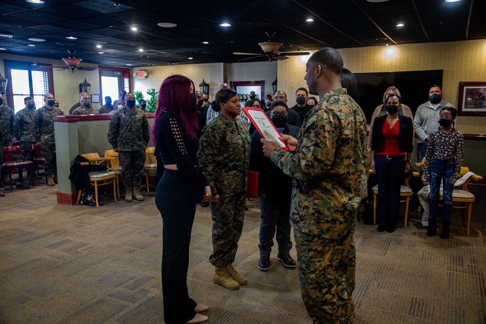 Dvids Images Marine Becomes First Woman To Pin On Master Gunnery