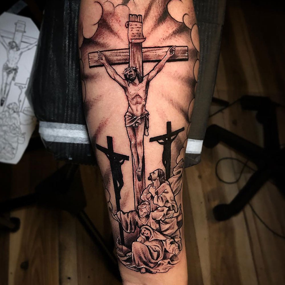 Ladies Cross Tattoo Designs Add Something Interesting With Your Holy Cross Tattoos Crucifix