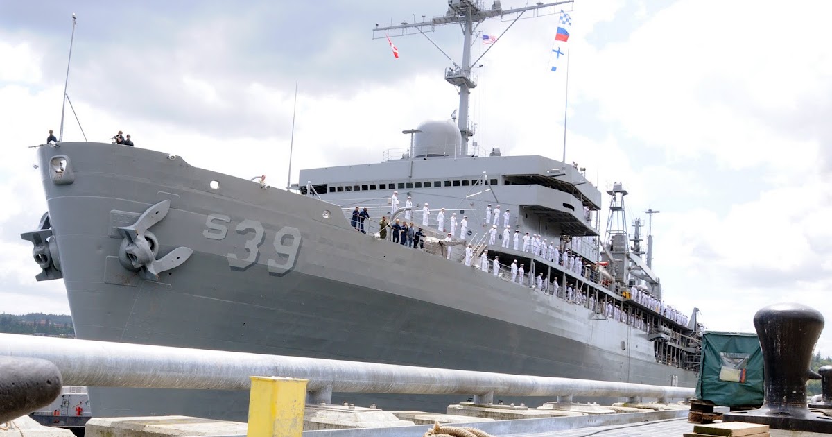 Naval Photos Uss Emory S Land As 39