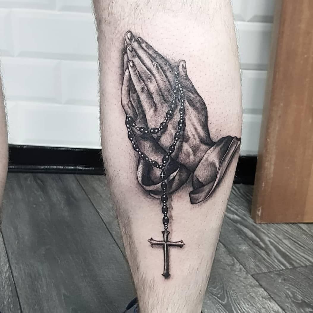 Pin By Bruno Carvalho On Salvamentos R Pidos Praying Hands Tattoo Design Praying Hands Tattoo