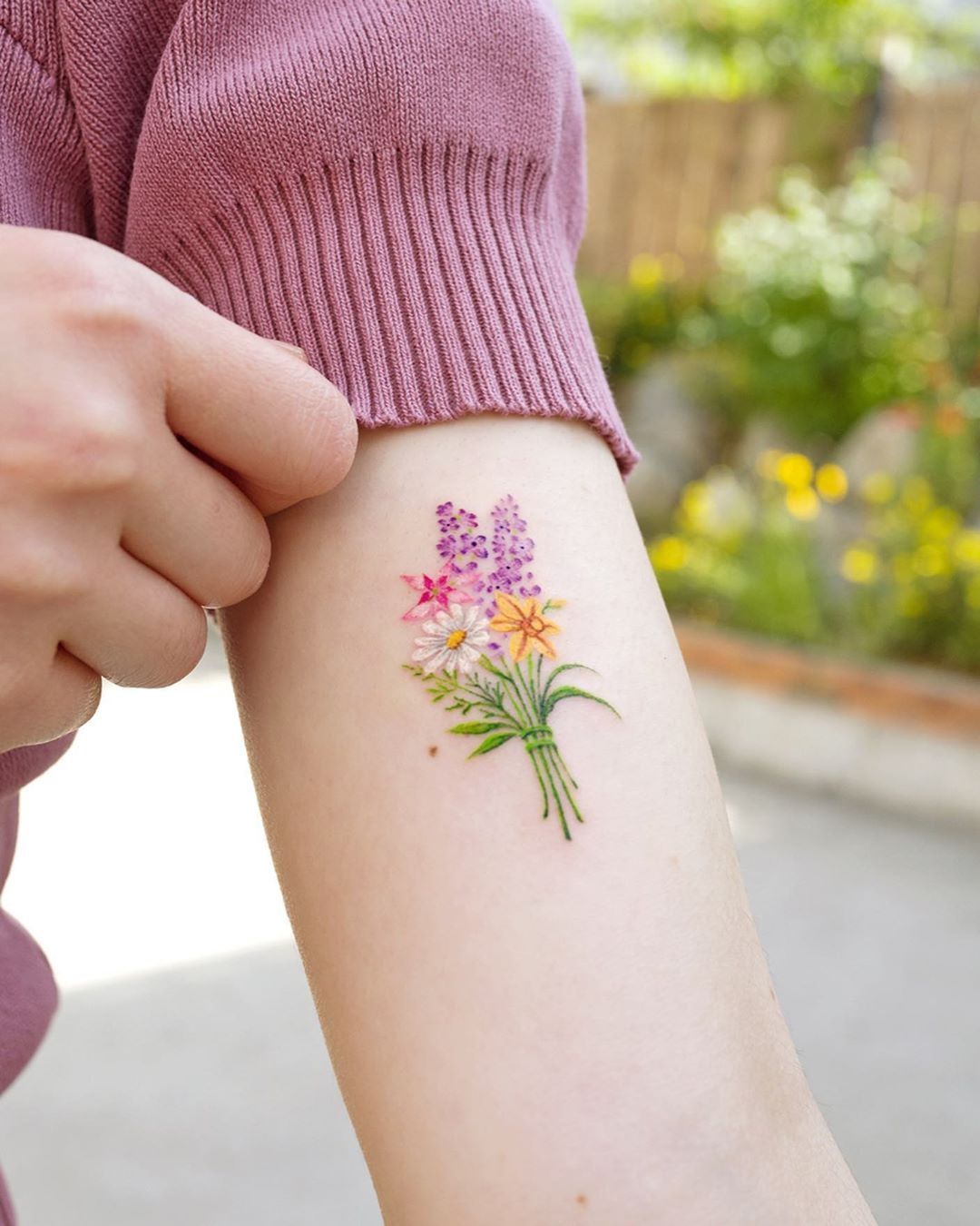 The Best Daisy Tattoo Ideas And Meaning Artofit